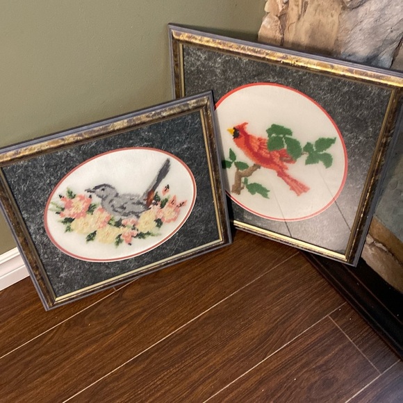 2 Vintage bird needlepoint framed art - Picture 2 of 16